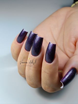 Při stavbě nehtu manikérky často chybují v tom, že stejný postup používají na krátké i delší délky. Ale delší nehty si...