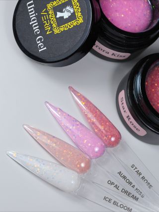 Unique Gel patří mezi produkty, po kterých manikérky sahají automaticky — protože fungují. Tenká vrstva, stabilní práce,...