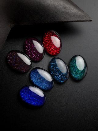 ✨ CHRISTMAS COLLECTION – Verin ✨ Sedm třpytivých zimních odstínů, které okamžitě pozvednou každou manikúru. Hluboké barvy,...