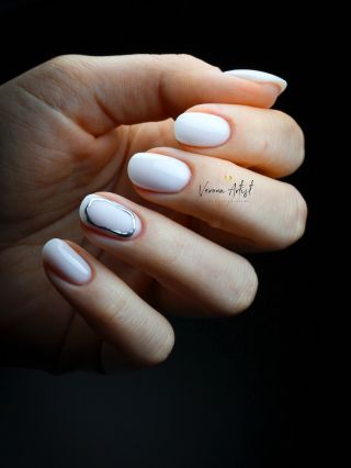 Minimalismus, čistota a perfektně hladký povrch. Takhle vypadá modeláž vytvořená Builder Gelem Make Reality, který drží...