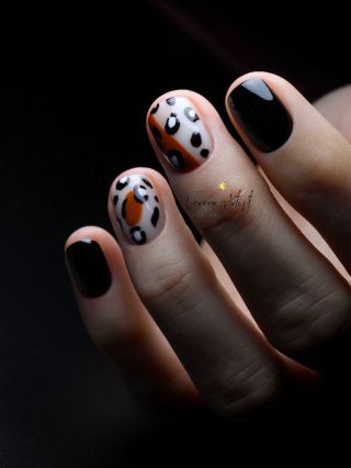 Tyhle nehty jsou důkazem, že krátká délka má obrovskou sílu. E-gel jsem použila jen v lehké, kontrolované vrstvě – tak,...